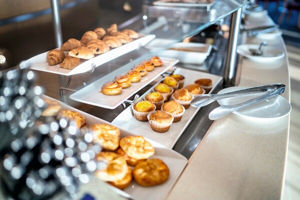 Marella Discovery - Islands Buffet 3, Credit. Philippa Davies.jpg